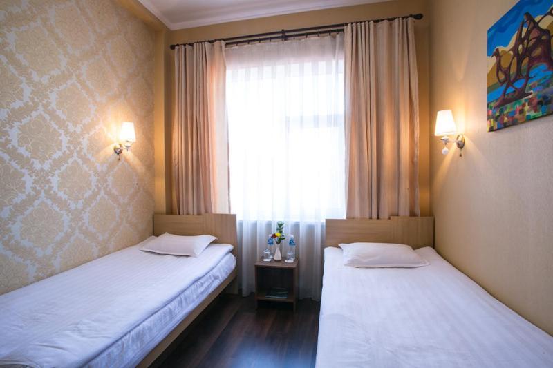 Shah Palace Hotel Bishkek Room photo