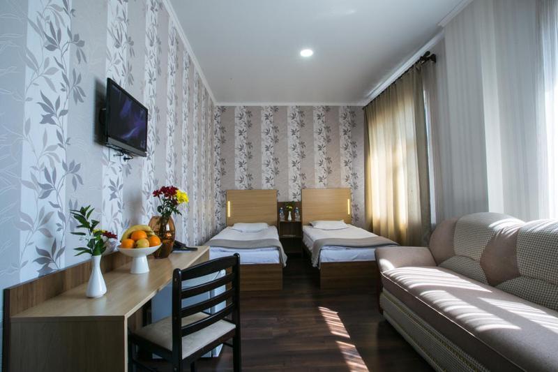 Shah Palace Hotel Bishkek Room photo