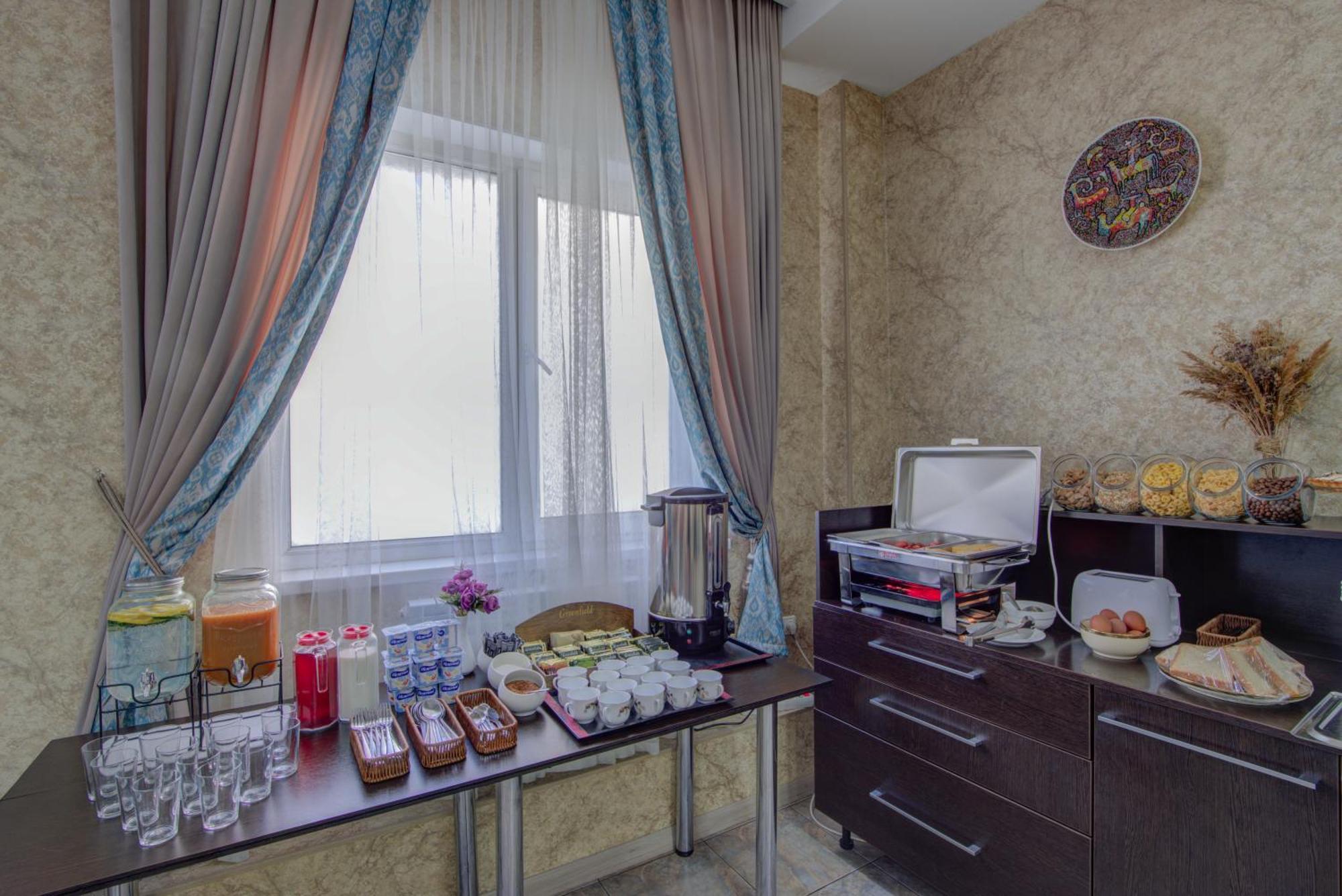 Shah Palace Hotel Bishkek Exterior photo