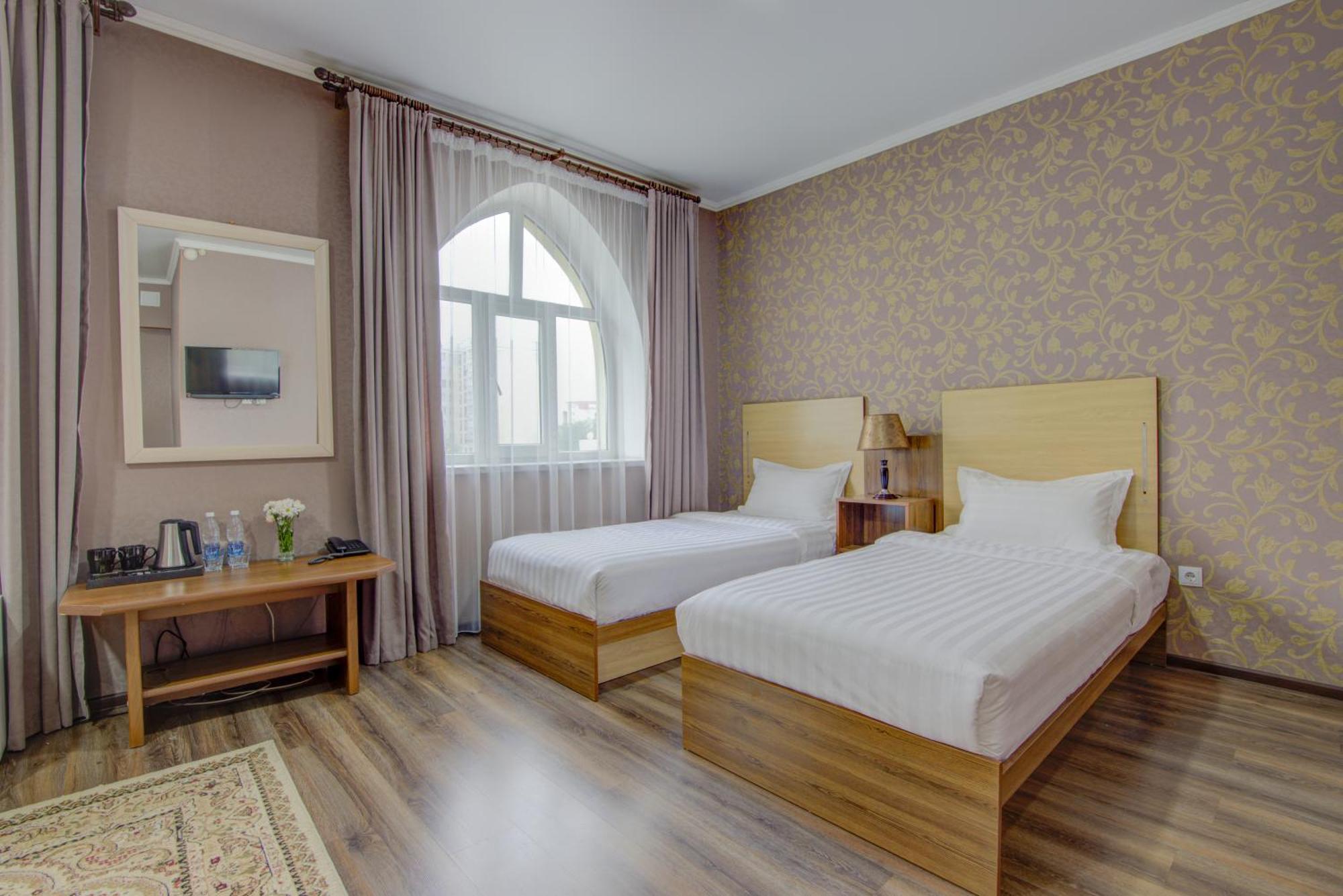 Shah Palace Hotel Bishkek Exterior photo
