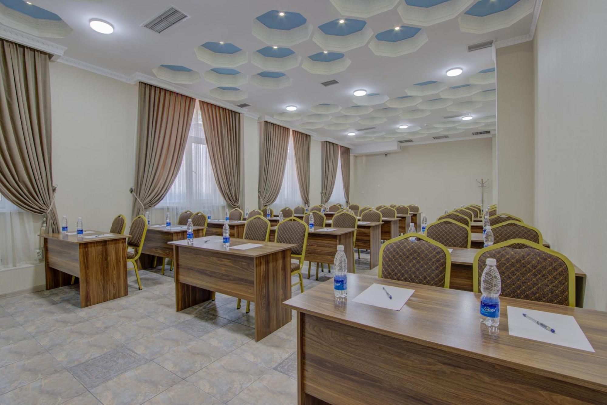 Shah Palace Hotel Bishkek Exterior photo