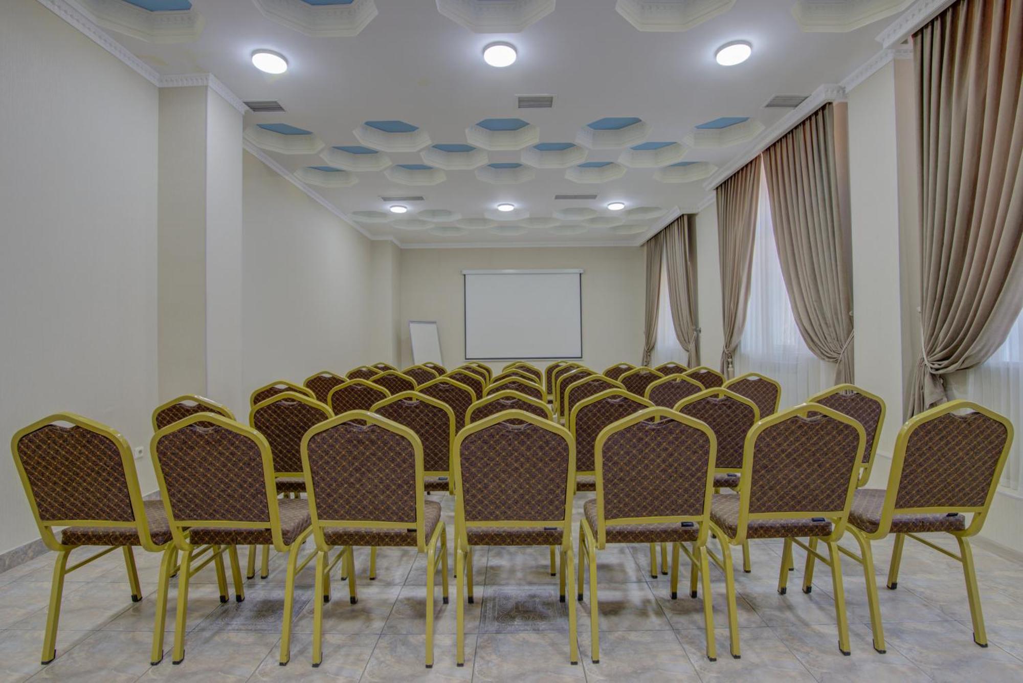 Shah Palace Hotel Bishkek Exterior photo