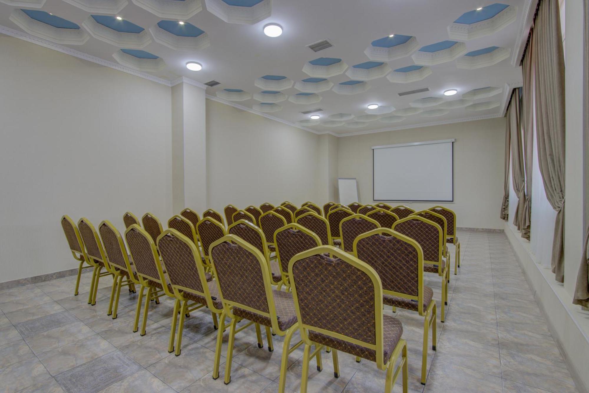 Shah Palace Hotel Bishkek Exterior photo