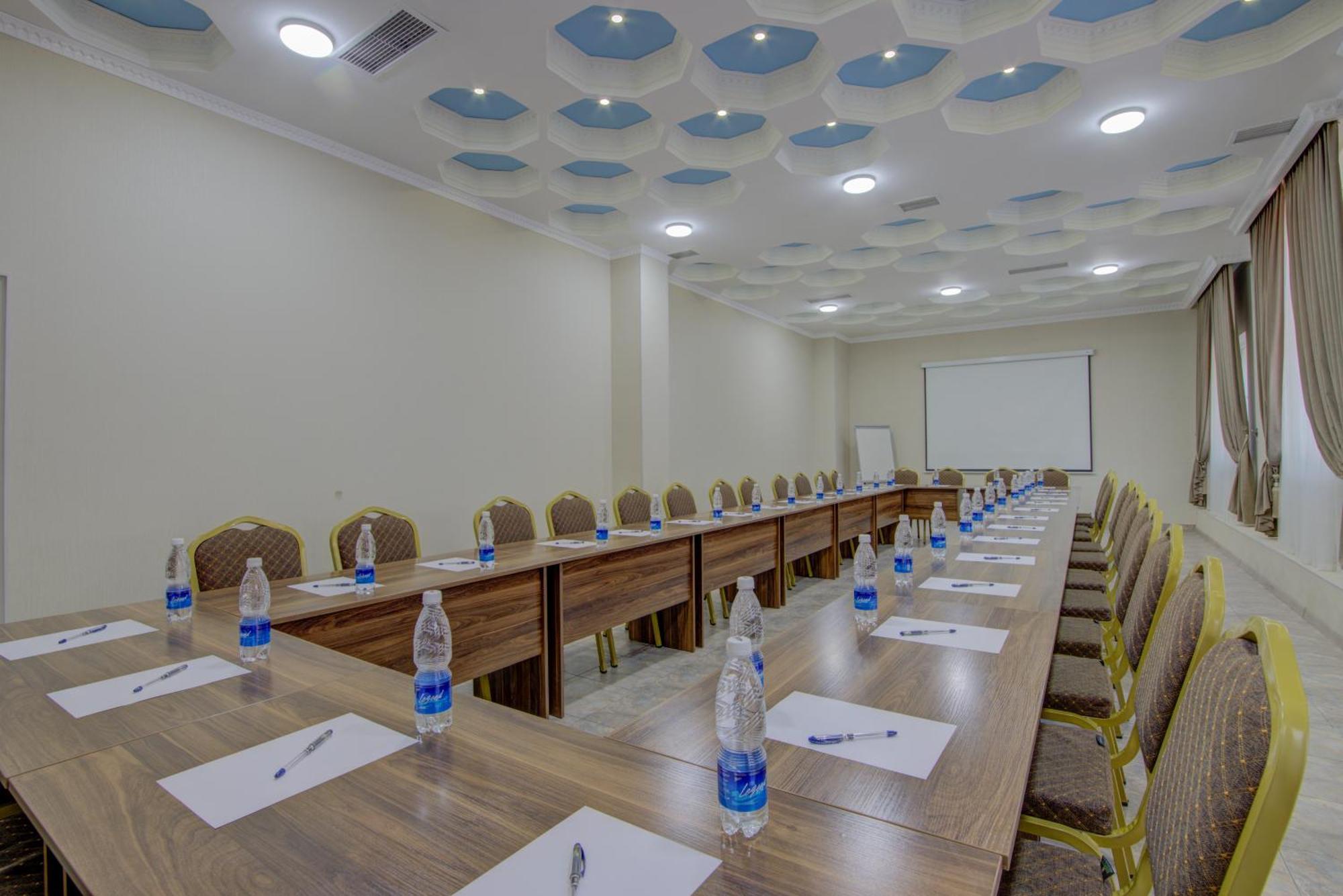 Shah Palace Hotel Bishkek Exterior photo