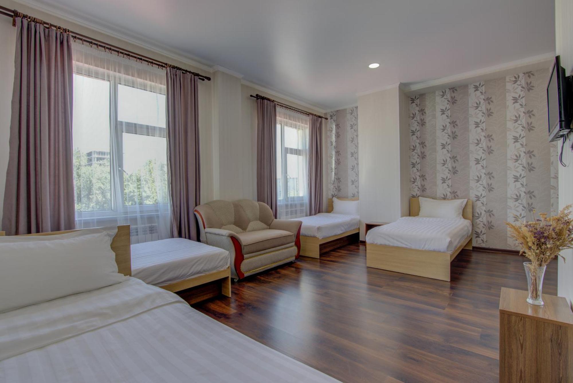 Shah Palace Hotel Bishkek Exterior photo