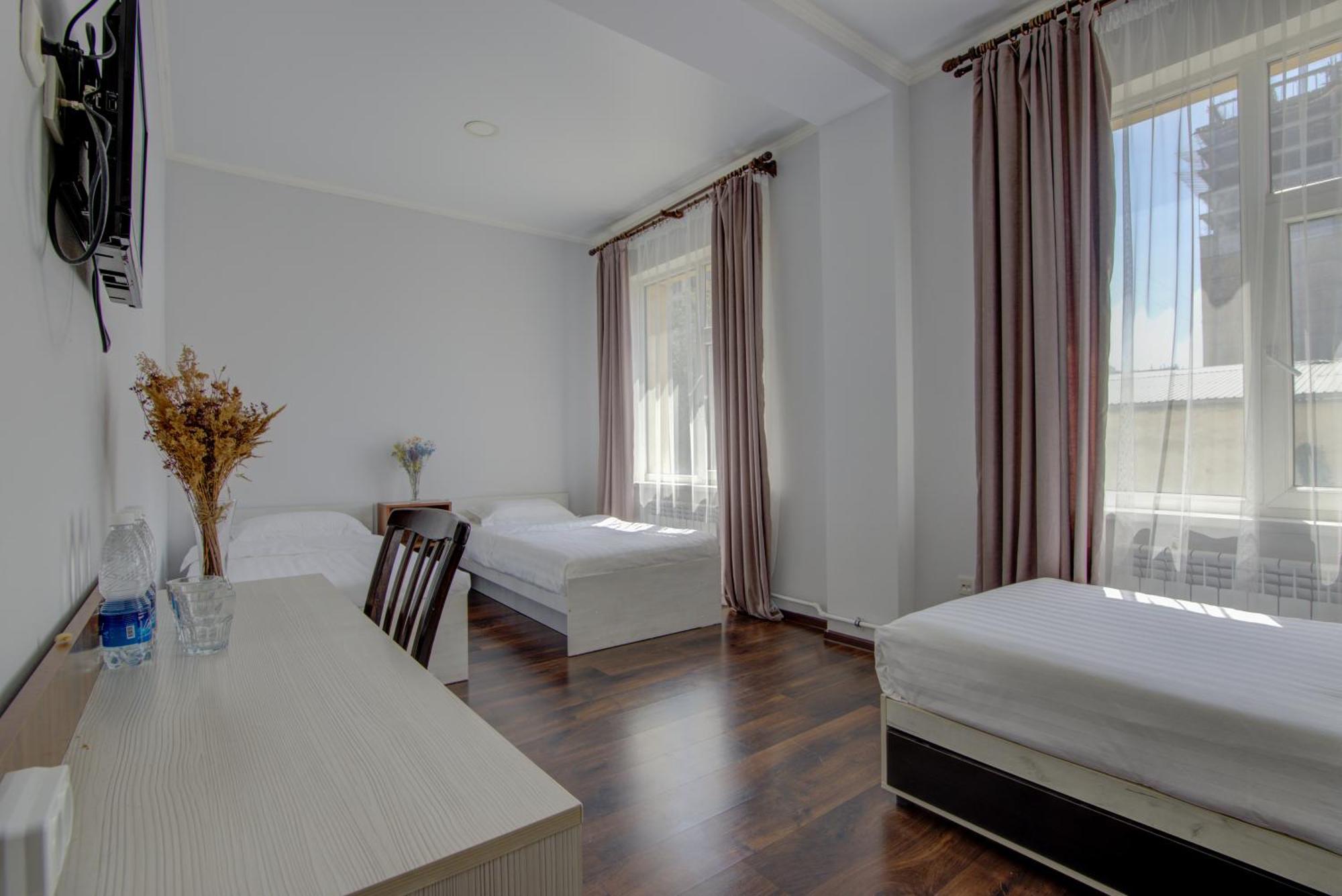 Shah Palace Hotel Bishkek Exterior photo