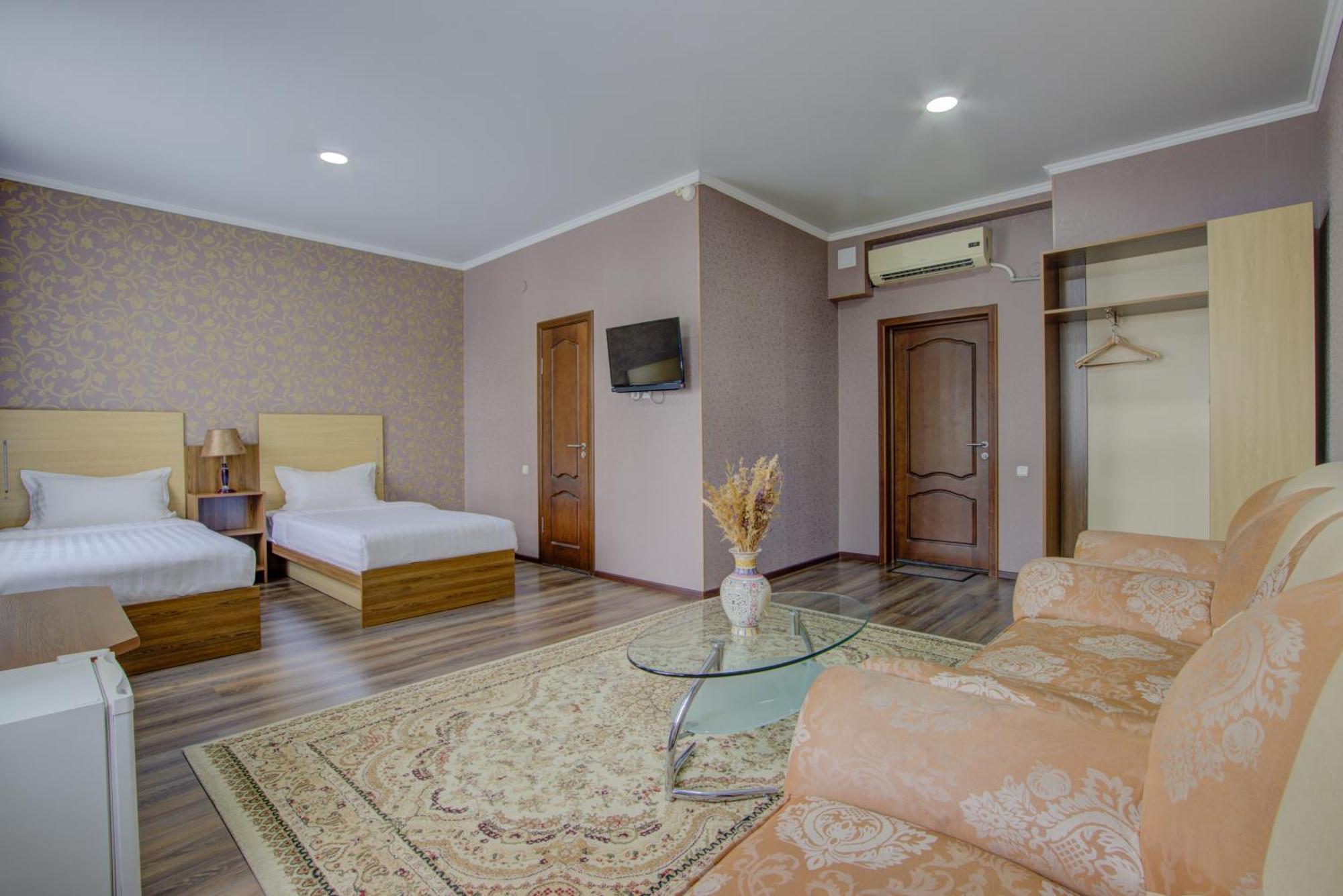 Shah Palace Hotel Bishkek Exterior photo